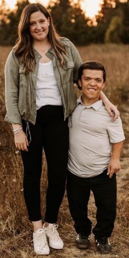 Lilah Ray Roloff parents Tori Roloff and Zach Roloff 